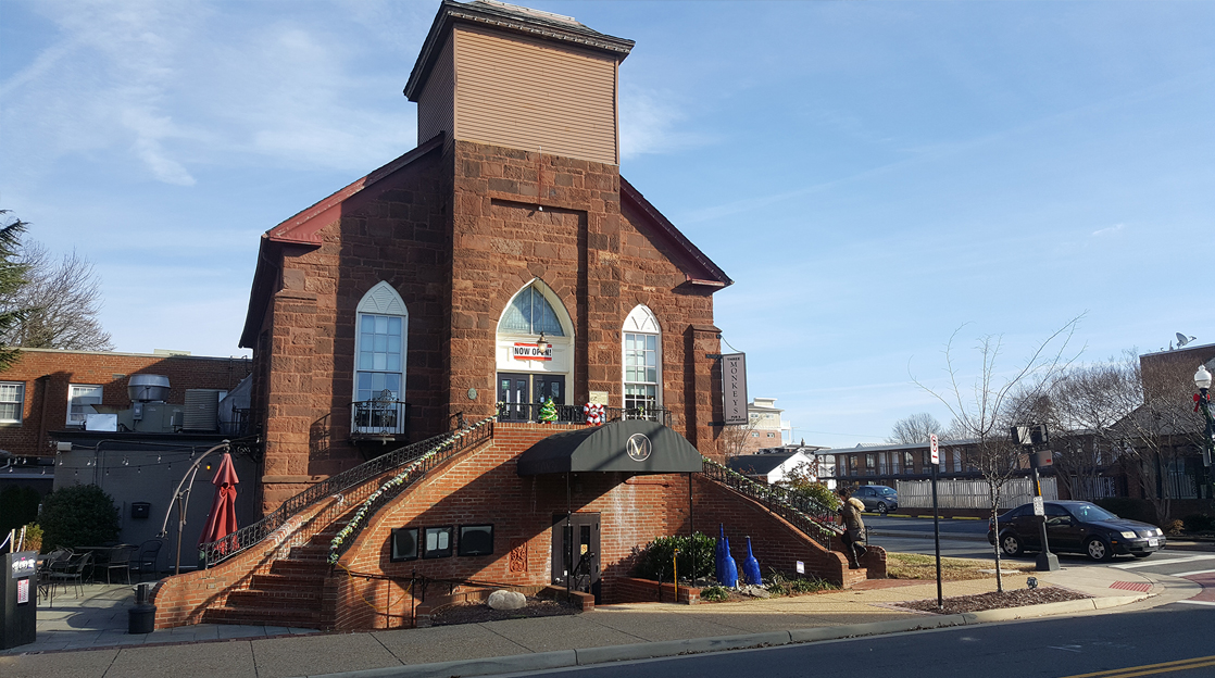 Three Monkeys Pub & Chophouse